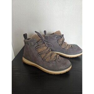 Ugg Lakside Heritage mids NWOB women's size 8